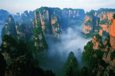 誉满寰中世界张 八方来客涌湖湘——评歌曲《世界张》