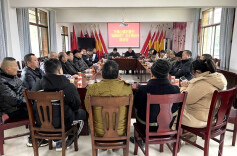 万佛山镇:召开“湘商回归”及乡贤回村座谈会