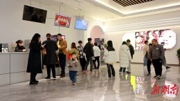 网络中国节丨春节影院年味浓 市民观影热情高