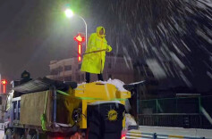 岳阳市云溪区公路建养中心：再战冰雪保畅通