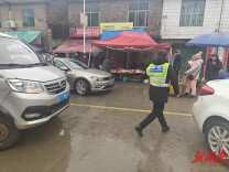 春节：返乡人来又去，“黄马甲”忙迎送