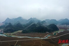 视频|湖南新田：南国武当山上美  雾凇加持更动人