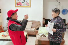 入户认证送上门 雷锋志愿者“暖”居民