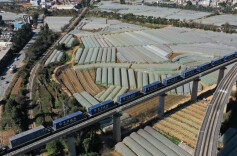 中老铁路国际货物列车开行突破9000列