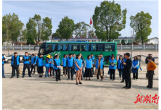 云溪区统一战线开展义务植树志愿服务活动