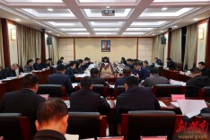 县庆重大项目建设推进会召开