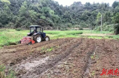 农机齐奏响 荒田变良田