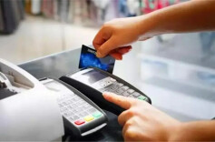 人在北京，卡在外地被盗刷14000元！持卡人告赢银行