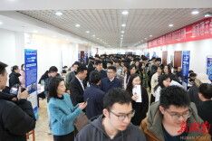 最高月薪1.8万元！岳阳经开区42家企业赴湖南理工学院揽才