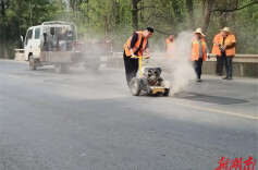 部门丨冷水滩区公路建设养护中心：抢治路面病害 确保道路安畅