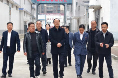 省民族宗教事务委员会主任覃万成到益阳考察民品企业经营情况
