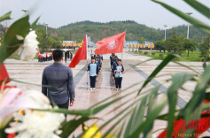 冷水滩：清明祭先烈 青年续传承