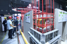 新华时评 | 发展新质生产力要“喜新”不“厌旧”