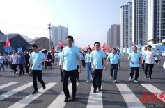 澧县干部职工春季健步行活动举行