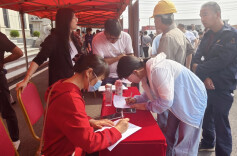 车间里开起招聘会 1000余人现场择业 临湘、洪湖“党建+人才”跨域联合扎实有效