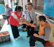 道县：劳动奉献度五一 金晖助老暖人心