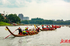 道县东门街道：龙舟队下水训练 备战端午龙舟赛