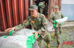 永州蓝山县举行国防动员能源粮食战略物资保供和消防安全综合培训演练