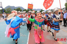 图片新闻 | 赛才艺比厨艺 麻阳苗乡四月八欢乐多