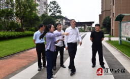 李新建督导文明创建工作