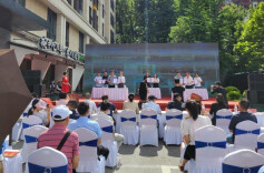 演出吸引居民  社区对接企业