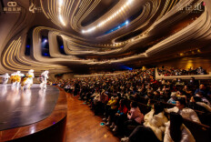 嘉臣道携故宫《甪端》大戏致谢长沙，一个用朴素产品观“教育”市场的新晋三冠王！