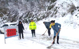 沅陵清浪乡：除冰扫雪送温暖