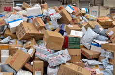 过年啦｜多个快递品牌“春节不打烊”，有的加收资源调节费