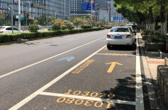 自称不知路侧停车要收费，司机拒交2466元停车费被起诉