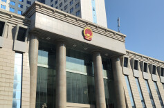 12岁少年为救同伴溺亡，家人起诉获救者父母，法院力挺见义勇为行为