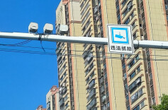 有车被抓拍上百次！校园周边电子警察突击式抓拍，56名学生家长起诉交警大队