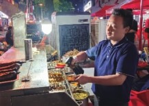 从“烤串的”到“烧烤料理师”、从“拍照的”到“旅拍定制师”！烟火气中成长，期待解锁新身份