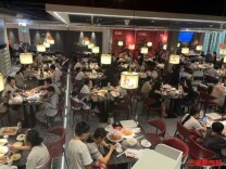 “为一场演唱会赴一座城”带动“吃住行游购”全链条