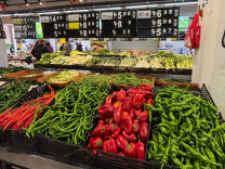 身价短期暴涨、比猪肉还贵，小米辣一公斤卖到70元