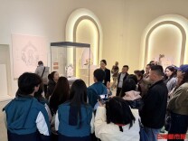 手语“讲”文物、微笑可触摸，湖南省博物馆为听障群体开设专场导览