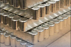 白银基金将限购100元，提示溢价风险、公告停复牌