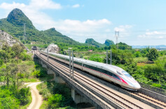 预计发送旅客1110万人次，元旦假期广铁加开动车组601列