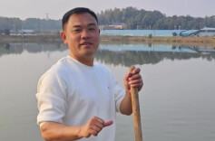 谁说湖南只有人爱吃辣，长沙小伙日投2000公斤辣椒喂鱼