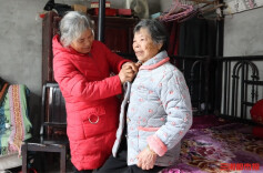 23年照顾重病亲人，她把苦日子过成暖日子｜26℃