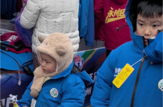 寒潮来袭永州却热气腾腾，娃儿过年新衣裳是“永冲锋”