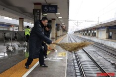 长沙火车站今明两日20余趟车次停运｜战寒潮