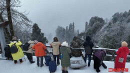 大寒时节张家界武陵源再迎瑞雪 天子山银装素裹成冰雪仙境丨战寒潮