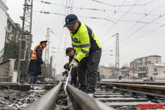 岳阳大雪袭城，火车站“守路人”奋战20小时保畅通｜战寒潮