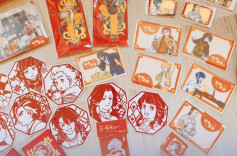 传统年味碰撞次元新潮，年轻人开始囤新春“谷子年货”|过年啦