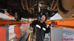 给动车做“SPA”，长沙整修125组动车备战节后返程高峰｜2026春运进行时