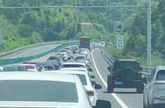 返程高峰来了，湖南这些收费站、服务区因车流量大管制｜2026春运进行时