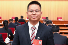人民的代表丨全国人大代表王涯：紧盯百姓“舌尖事”，当好群众“代言人”
