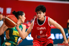 常规时间领先19分被“读秒绝平”，中国女篮加时险胜巴西队