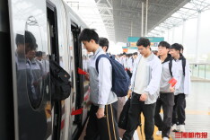 2026年“我的韶山行”首趟高铁研学专列发车