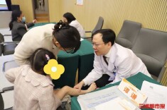 别把“咖啡斑”当胎记，可能是患罕见病的早期信号